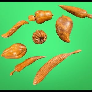 Carved Wooden Vegetables, 8 Pieces. Super Retro and and Mid Century Modern